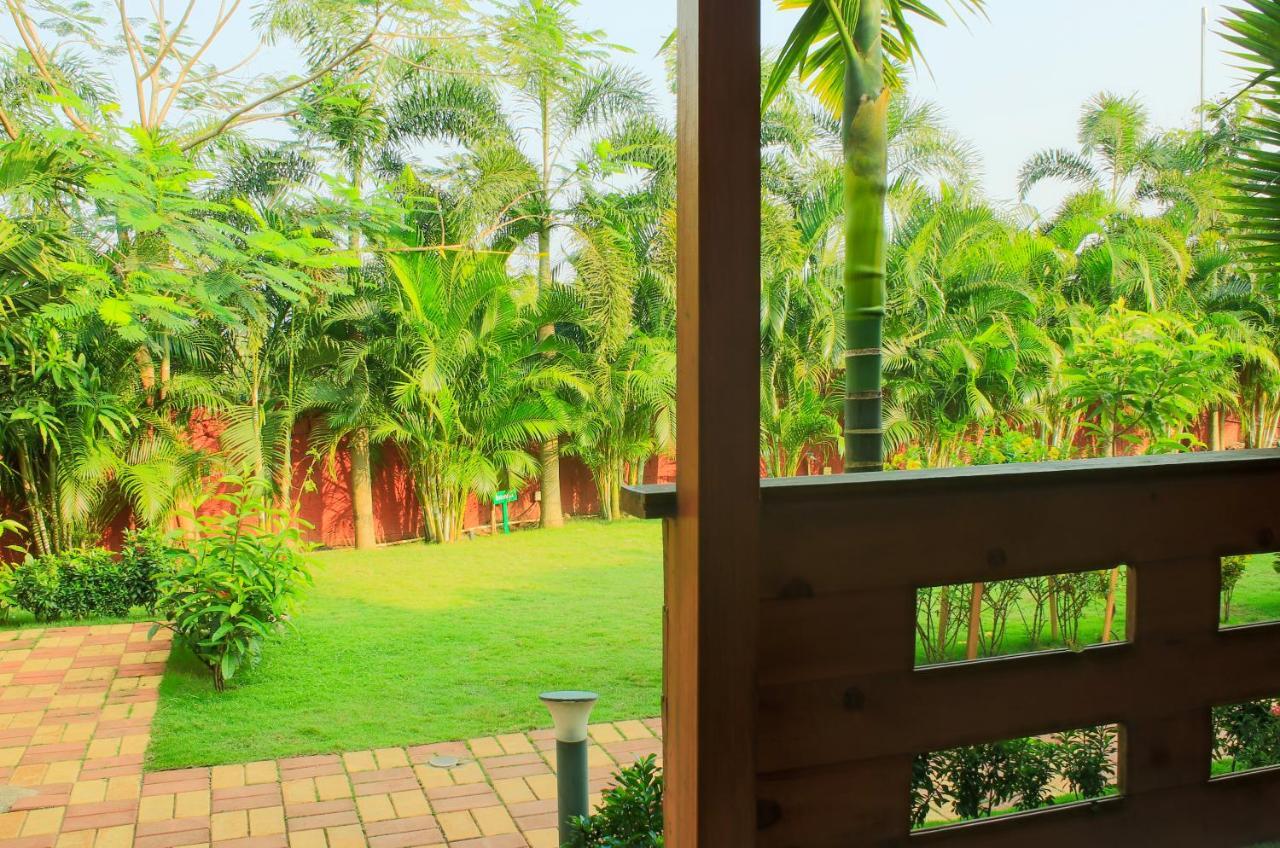 Grand Vatika Resort Arambol Exterior foto